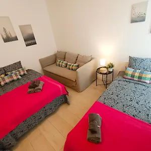 Private By Plaza Universidad Hostal