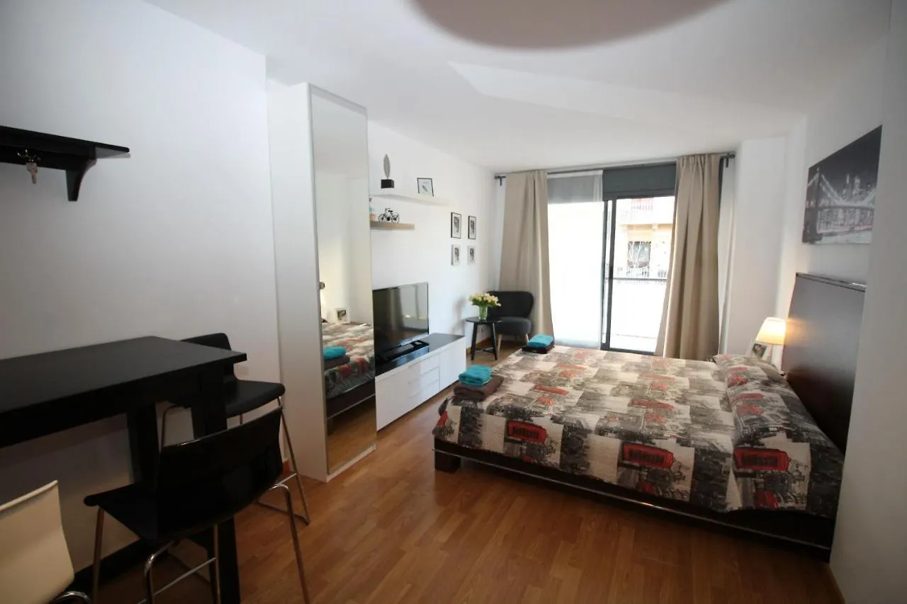 Rooms Viladomat 0*, Barcelona Spain
